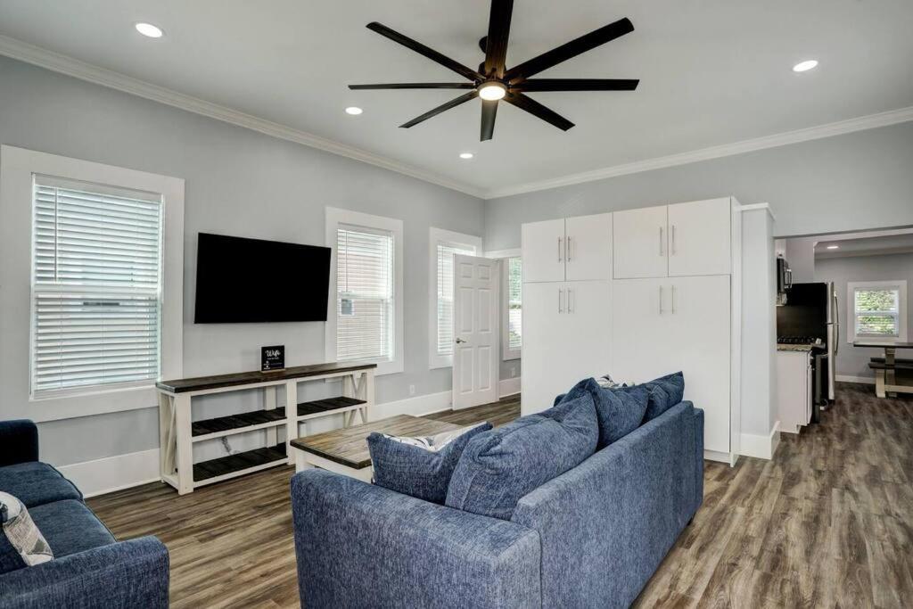 Renovated Beach Bungalow! غالفيستون، تكساس المظهر الخارجي الصورة