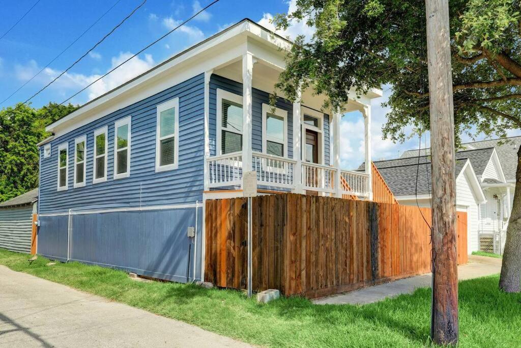 Renovated Beach Bungalow! غالفيستون، تكساس المظهر الخارجي الصورة