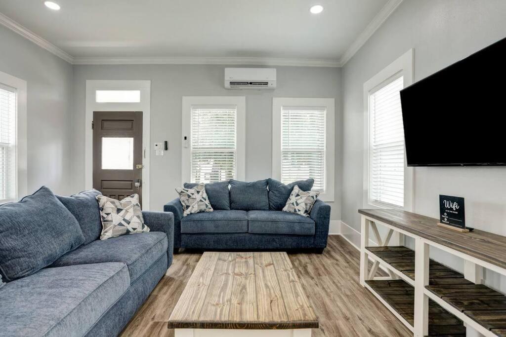 Renovated Beach Bungalow! غالفيستون، تكساس المظهر الخارجي الصورة