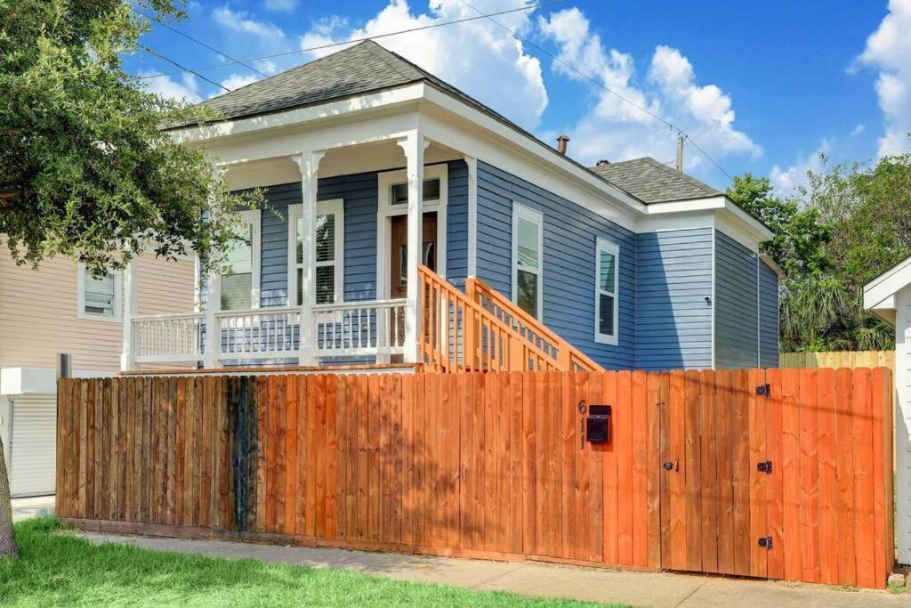 Renovated Beach Bungalow! غالفيستون، تكساس المظهر الخارجي الصورة